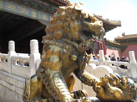 lion statue beijing