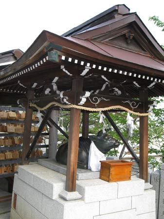 sacred cow in temple kobe