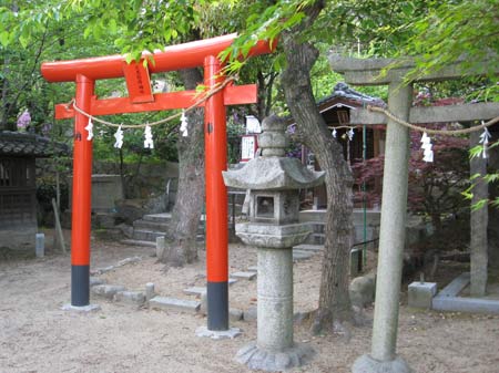 kobe temple entrance
