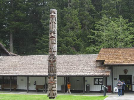 totem pole Sitka national historic park
