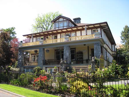 Abbeymoore Manor Victoria British Columbia
